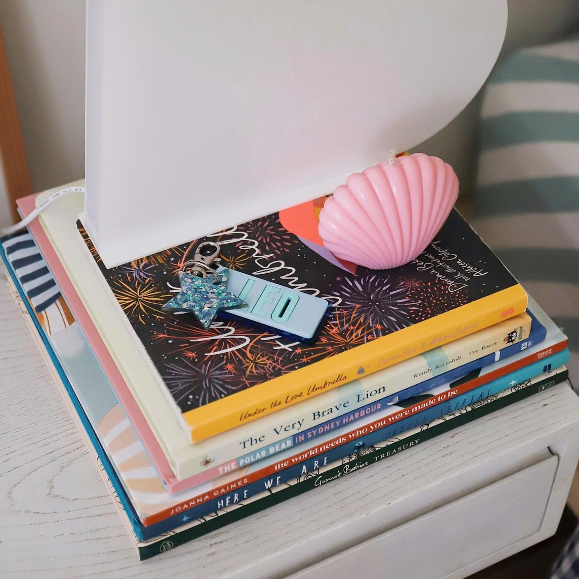 shell candle pink